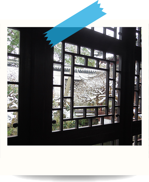 上海　豫園　窓枠